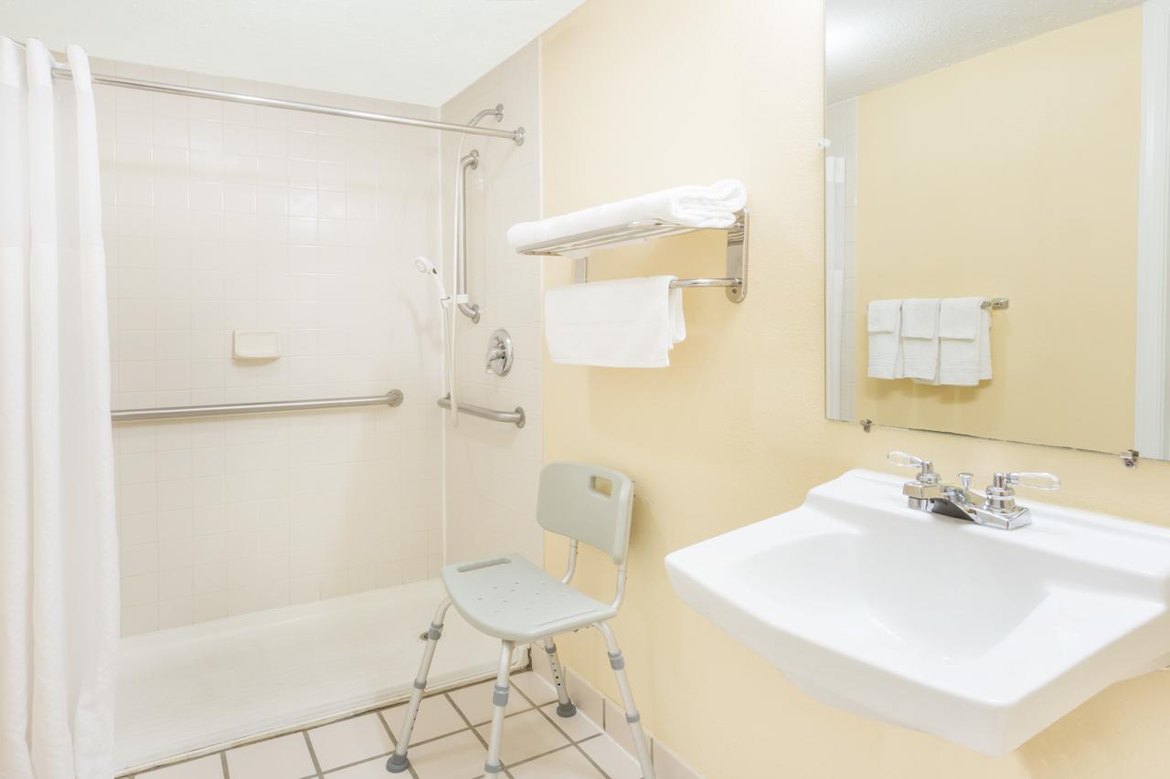 Days Inn By Wyndham Staunton - thumb 16