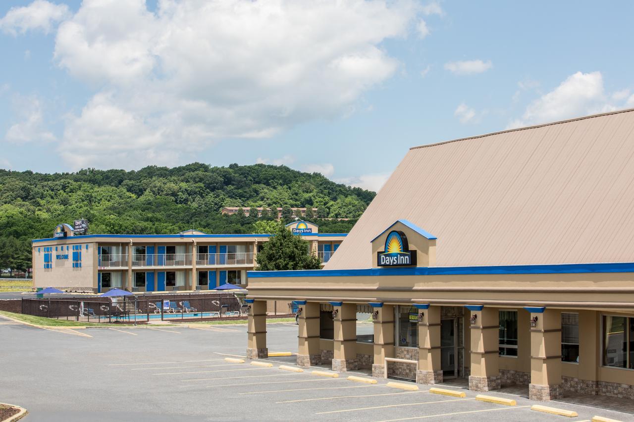 Days Inn By Wyndham Staunton - thumb 1
