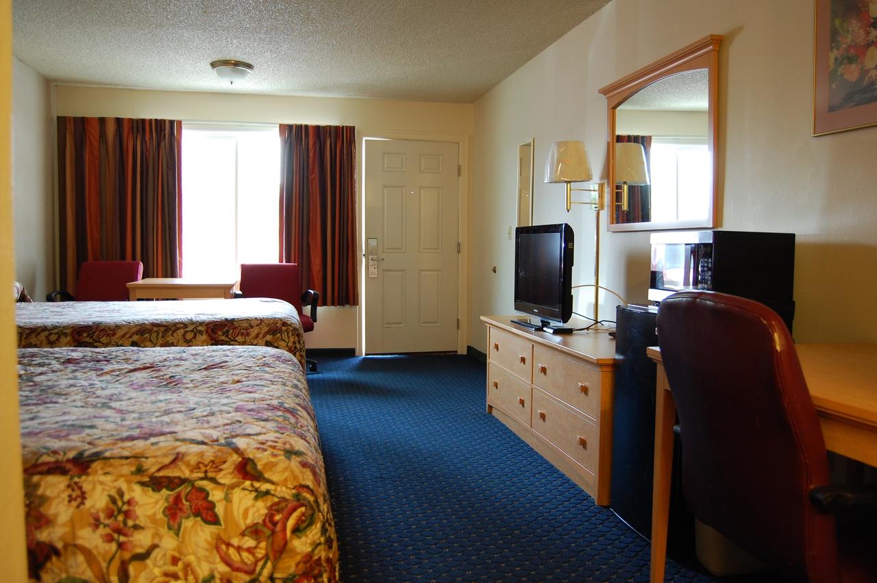 Western Inn Lakewood - thumb 19