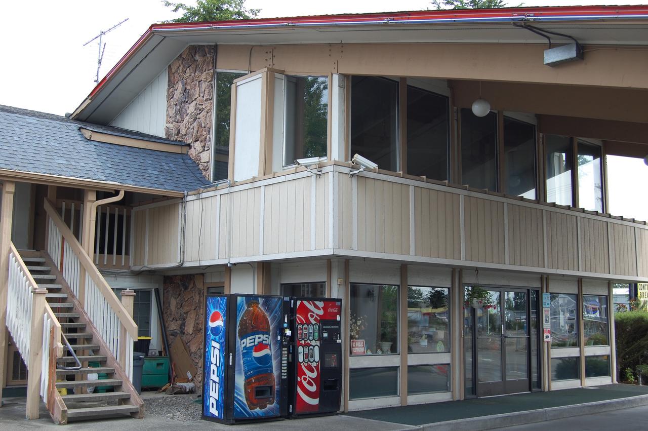 Western Inn Lakewood - thumb 22