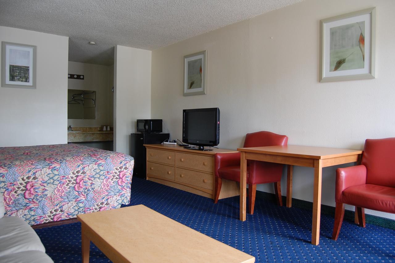 Western Inn Lakewood - thumb 5