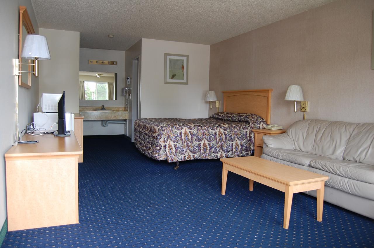 Western Inn Lakewood - thumb 13