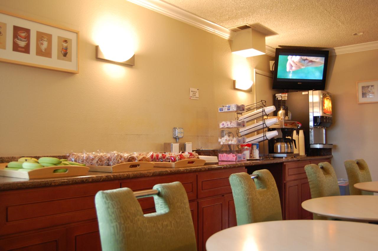 Western Inn Lakewood - thumb 27