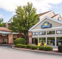 Days Inn  Suites by Wyndham Madison - Accommodation Michigan