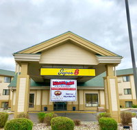 Super 8 by Wyndham Wisconsin Dells - Accommodation Michigan