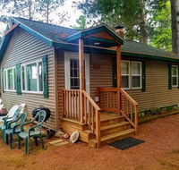 Knotty Pine Resort - White Pine Cabin - Accommodation Michigan