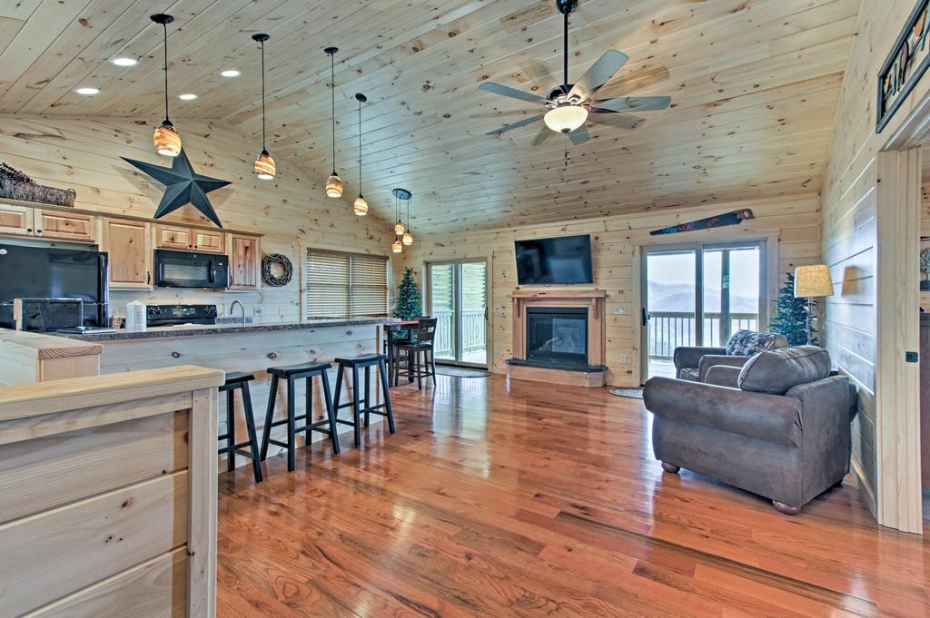 'Cabin In The Clouds' With Hot Tub Less Than 10Mi To Dollywood - thumb 2