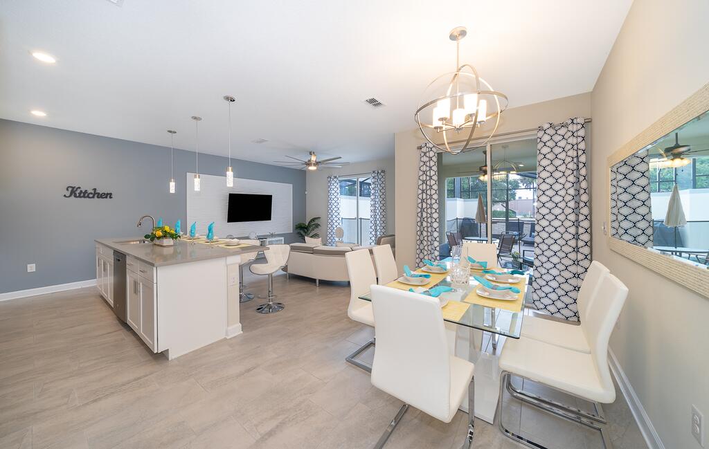 (CG5011) Storey Lake Home 4/3 Private Pool & Free Waterpark - thumb 0