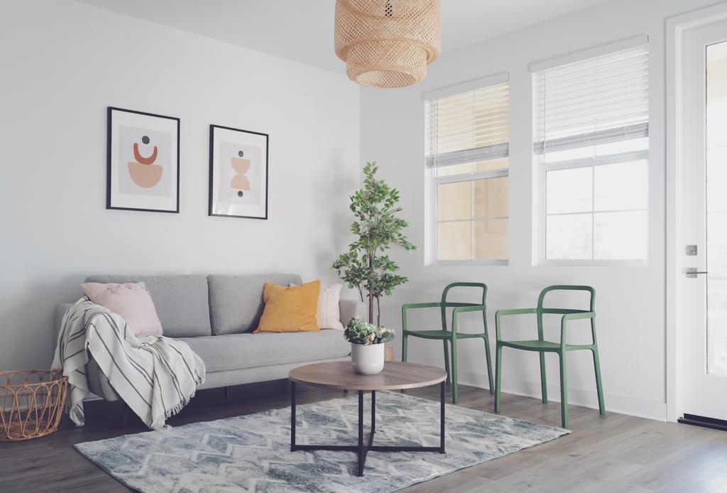 *Brand New* 4 Bedroom Modern Condo - thumb 0