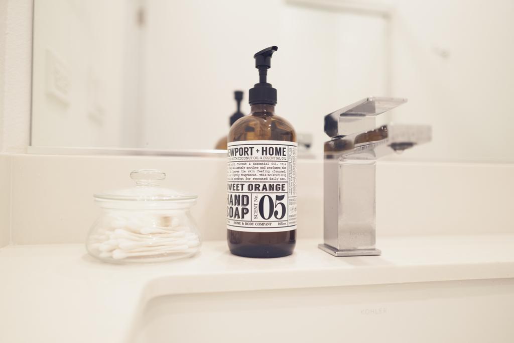 *Brand New* 4 Bedroom Modern Condo - thumb 2