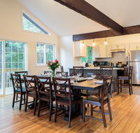 Dream Lodge UPSCALE Family Gateway - Accommodation Michigan