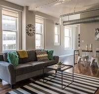 1 and 2 BR Downtown Apts by Frontdesk - Accommodation Michigan