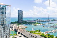 3BR Exquisite Lake View Loft w/ Parking in Building Accommodation Michigan