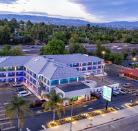 818 Hotel  Pool Ascend Hotel Collection by Choice - Accommodation Michigan