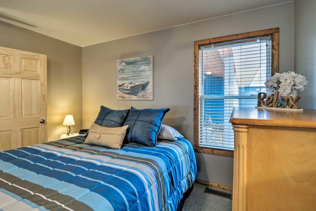 All Season Big Bear Lake House, Walk To Beach - thumb 0