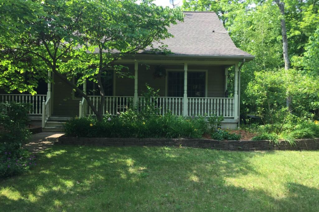 Betsie Woods - thumb 0