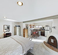 Casa Blanca Studio at Lumina Gardens w/ Hot Tub cottage - Accommodation Michigan