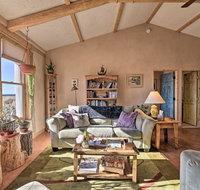 Charming Desert Hideaway 7.3 Miles from Taos - Accommodation Michigan
