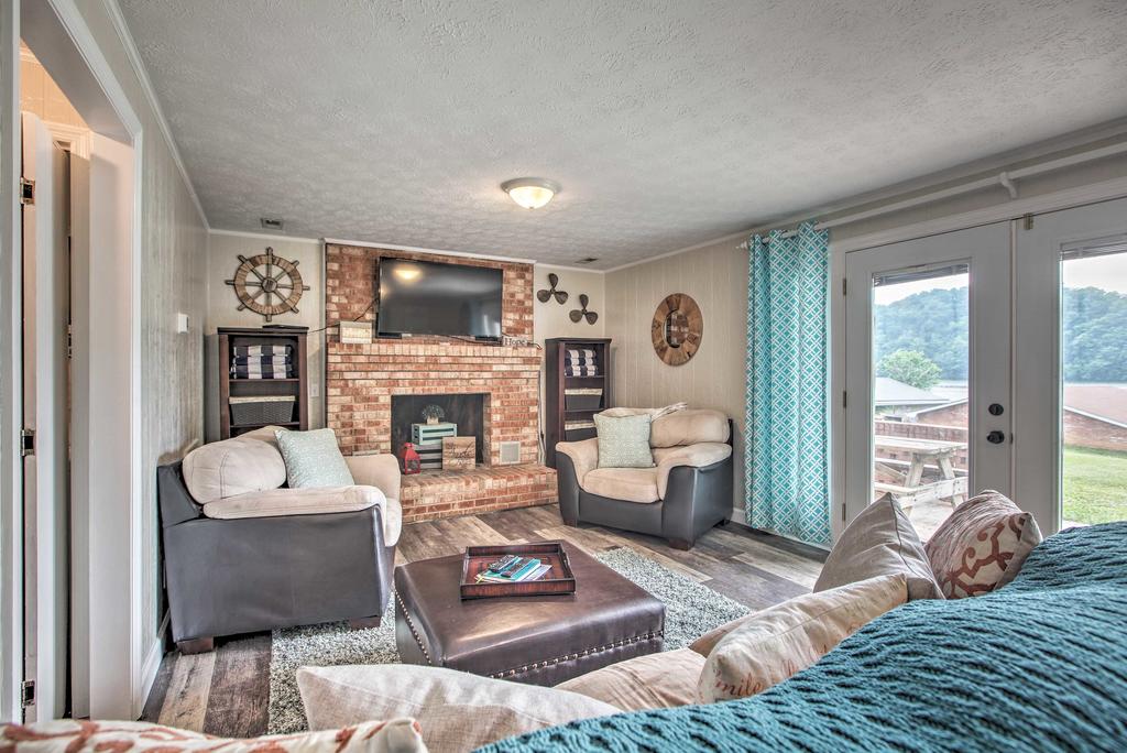 Charming Home With Private Dock On Claytor Lake! - thumb 2