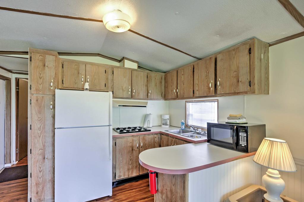 Charming Silver Springs Cabin With Lake&Forest Views! - thumb 3