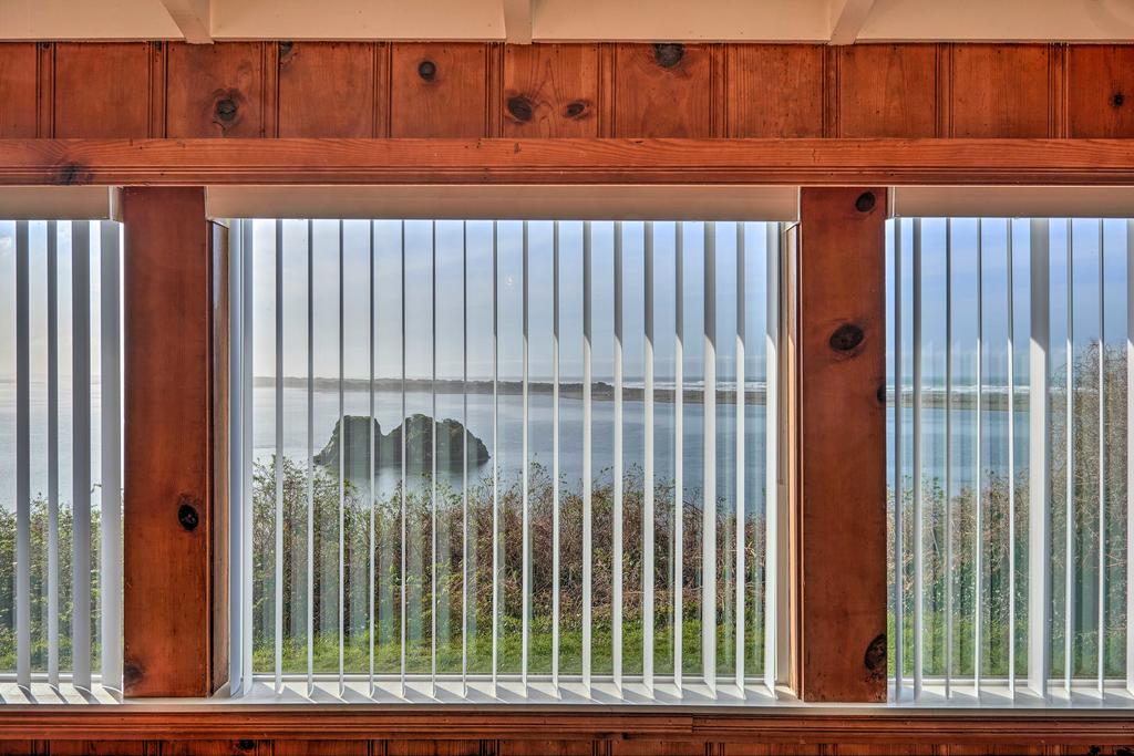 Coastal Smith River Cottage With Ocean Views! - thumb 0