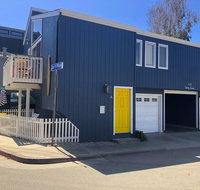 Colorful Capitola Village Cottage - Accommodation Michigan
