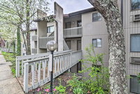 Condo with Balcony in Fairfield Bay near Marina Accommodation Michigan