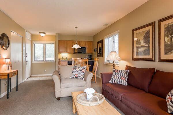 Cozy Beach Front Condo @ The Shores - thumb 0