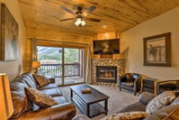 Cozy Condo with Mtn Views and Deck - Walk to Grand Lake Accommodation Michigan