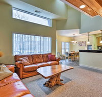 Cozy Lake Harmony Condo with Balcony on Boulder Lake - Accommodation Michigan