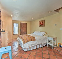 Cozy  Blue Adobe w/ Steam Room 2 Mi. from Taos - Accommodation Michigan