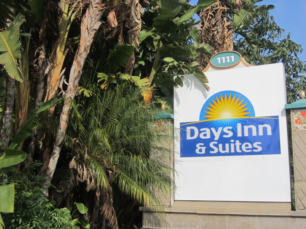 Days Inn & Suites By Wyndham Anaheim At Disneyland Park - thumb 1