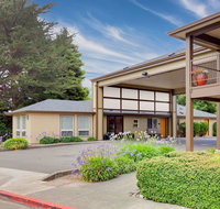 Days Inn  Suites by Wyndham Arcata - Accommodation Michigan