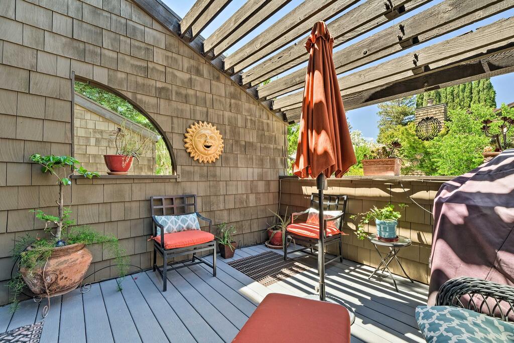 Deluxe Townhome With Deck, 2 Mi To Dtwn Modesto - thumb 2