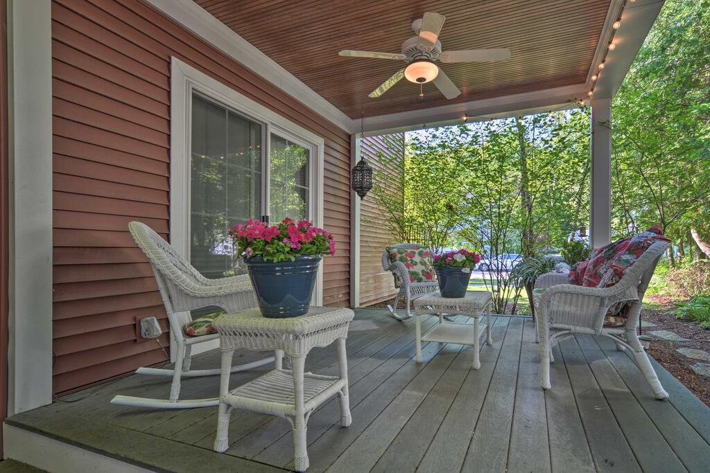 Downtown Home W/ Yard 0.4 Mi To Lake Michigan - thumb 2