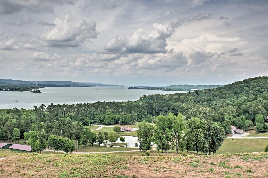 Guntersville Cabin With Views - Walk To Lake! - thumb 1