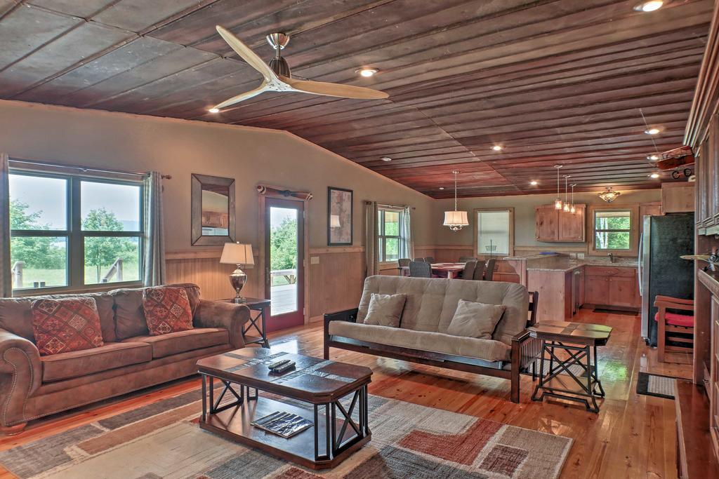 Guntersville Cabin With Views - Walk To Lake! - thumb 2