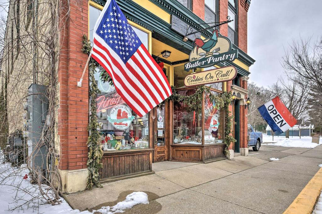 Historic & Updated Apt Less Than 4 Mi To Oval Beach! - thumb 0