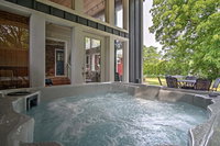 House in New Buffalo with Hot Tub and Large Yard Accommodation Michigan