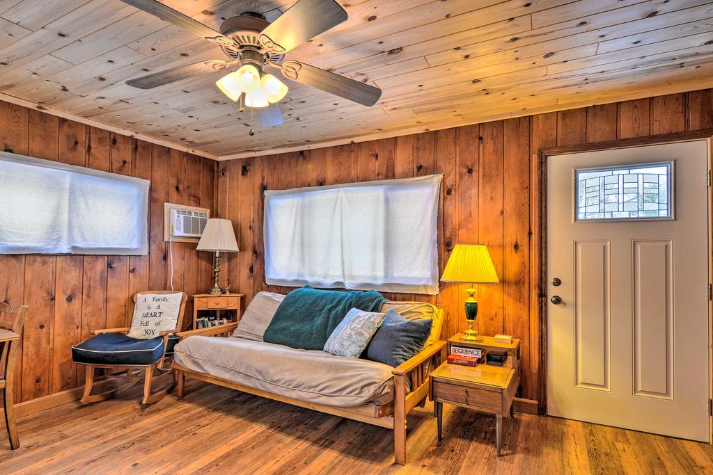 Lake Charlevoix Pet-Friendly Cabin Getaway! - thumb 3