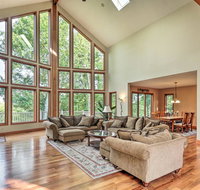 Lake Harmony Home with Deck Near Skiing  Golf - Accommodation Michigan