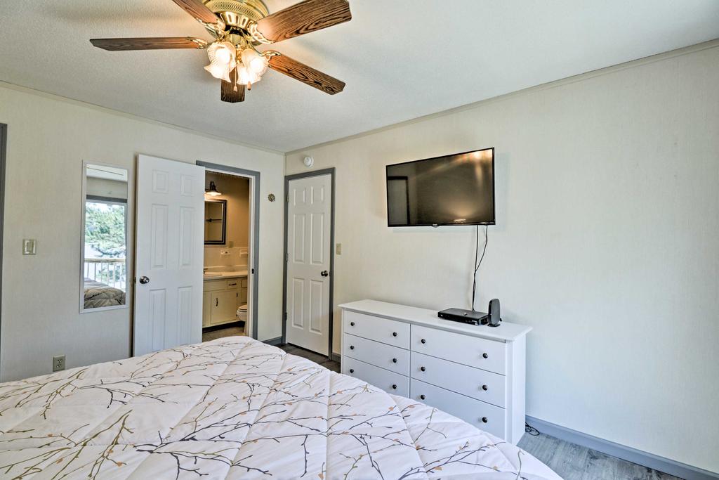 Lake House With Deck On Crown Lake Near Ozark Forest! - thumb 0