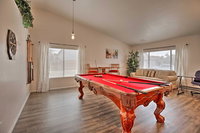 Large House with Hot Tub Less Than 5 Miles to UOPX Stadium Accommodation Michigan