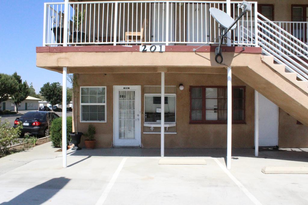 Laura Lodge - thumb 1