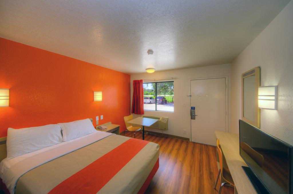 Motel 6-Bradenton, FL - thumb 3