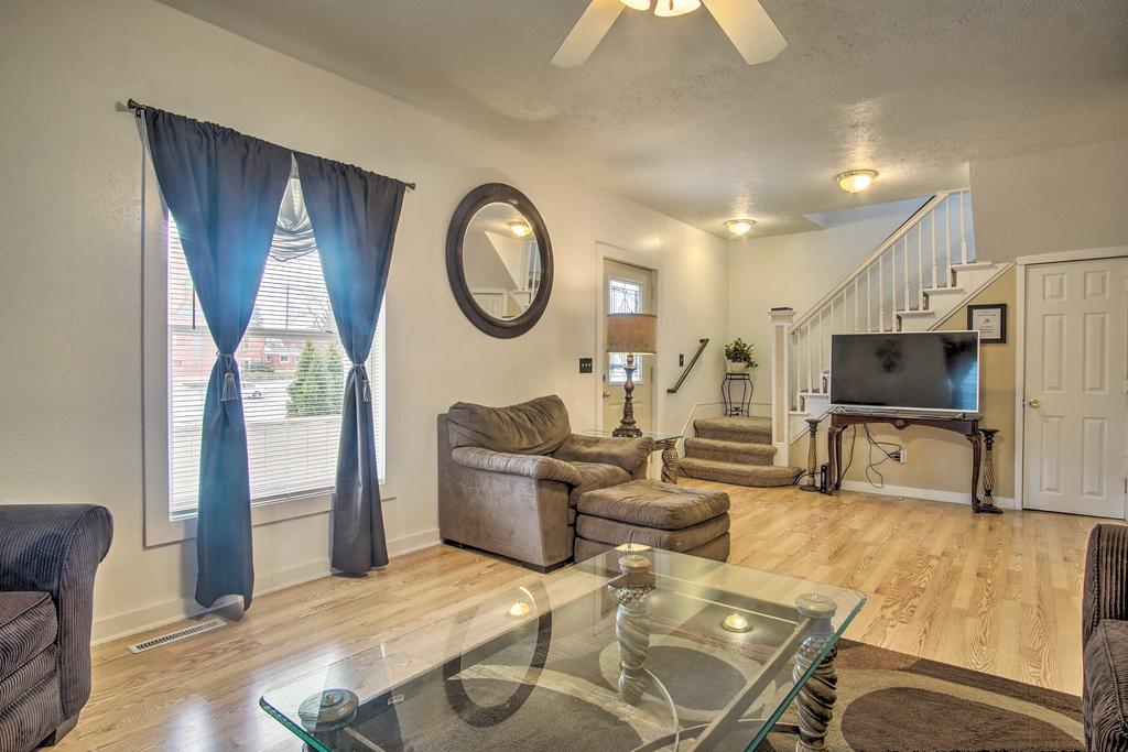 Muskegon Getaway With Fire Pit And Patio Less Than 1Mi To Lake! - thumb 2