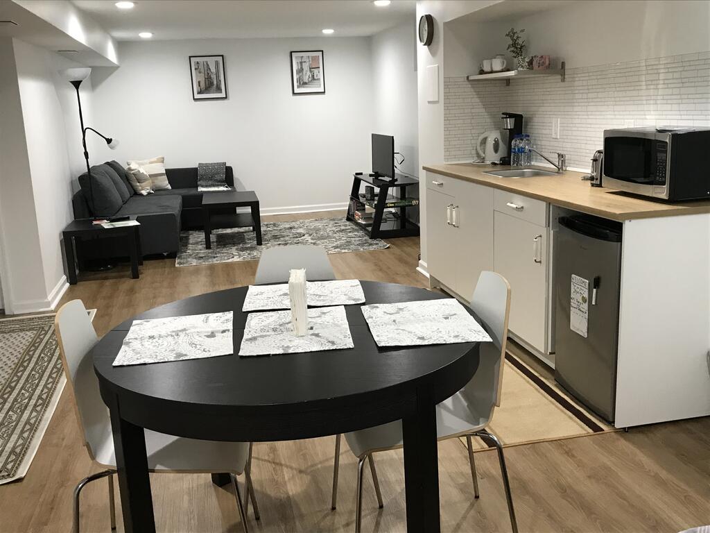 Newly Renovated, Large One Bedroom Guest Suite Close To Washington DC In A Quiet Neighborhood - thumb 0