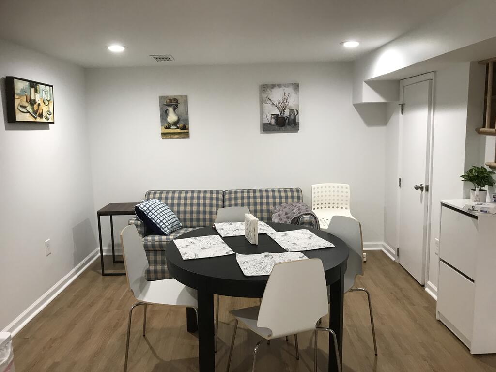 Newly Renovated, Large One Bedroom Guest Suite Close To Washington DC In A Quiet Neighborhood - thumb 2