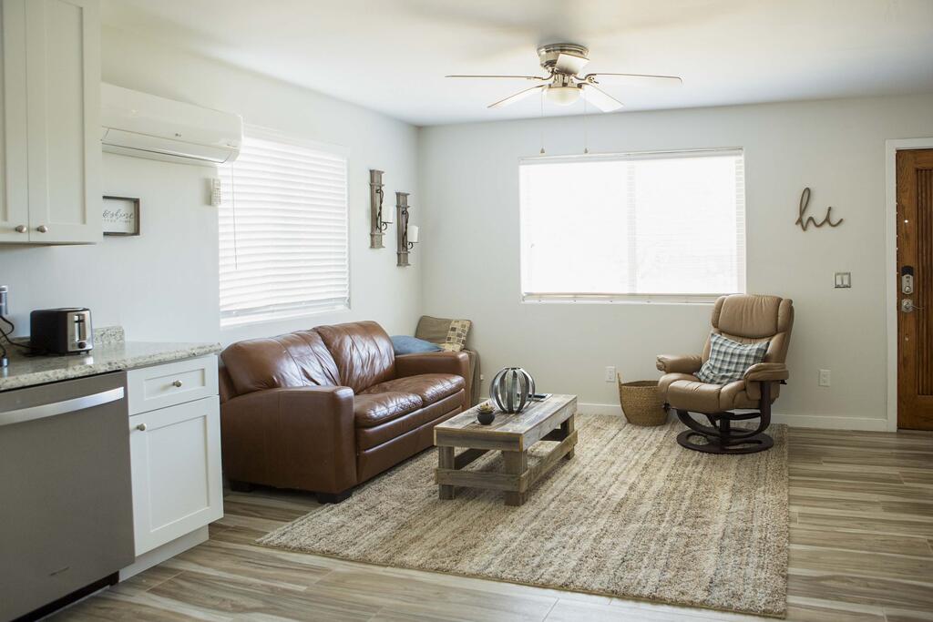 Peaceful Phoenix Bungalow With Grill & Pool Access! - thumb 3