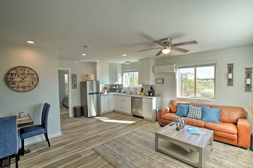 Peaceful Phoenix Bungalow With Grill & Pool Access! - thumb 0